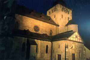 Neuenheerse - Stiftskirche bei Nacht